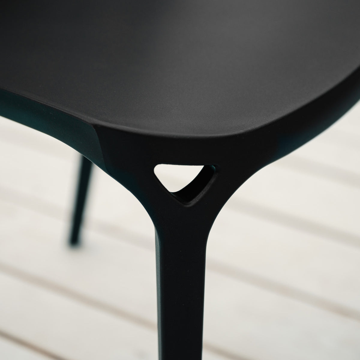 Gartenstuhl 4er Set Modern Schwarz Kunststoff Stapelstühle