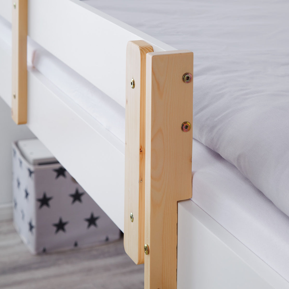Hochbett Kinder 90x200 cm Weiss | Leiter Natur | Rausfallschutz | mit Lattenrost