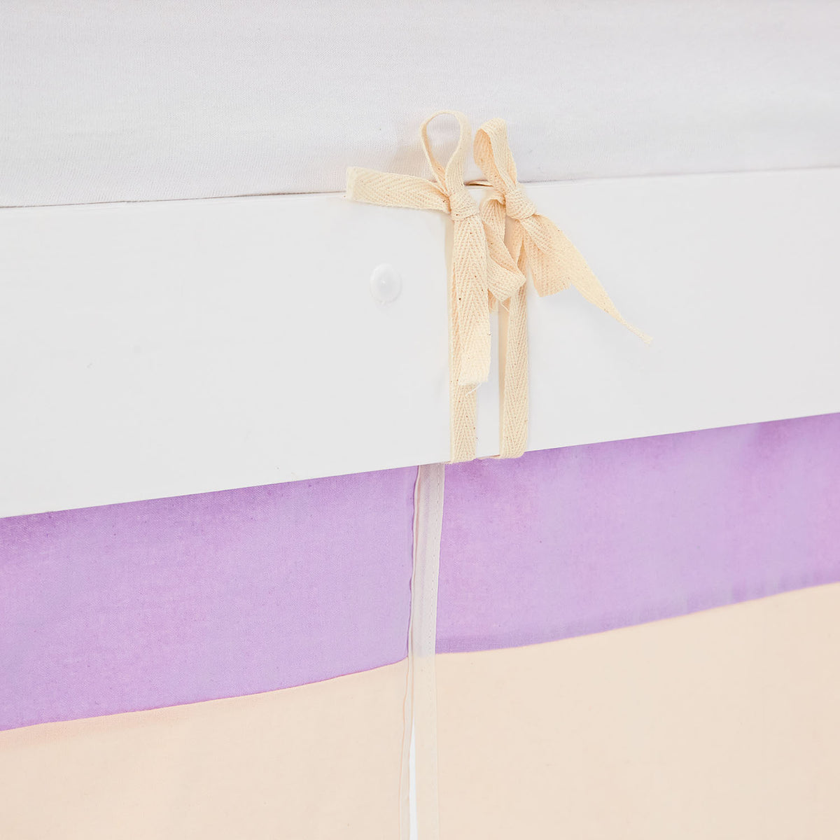 Hochbett Kinder 90x200 cm Weiss mit Vorhang in Lila Beige | mit Lattenrost und Matratze
