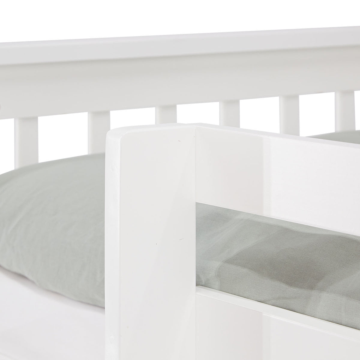Etagenbett 90x200 cm Weiß | Kinderbett mit Matratze | mit Bettkasten | mit Lattenrost | Rausfallschutz | Umbaubar | massiv