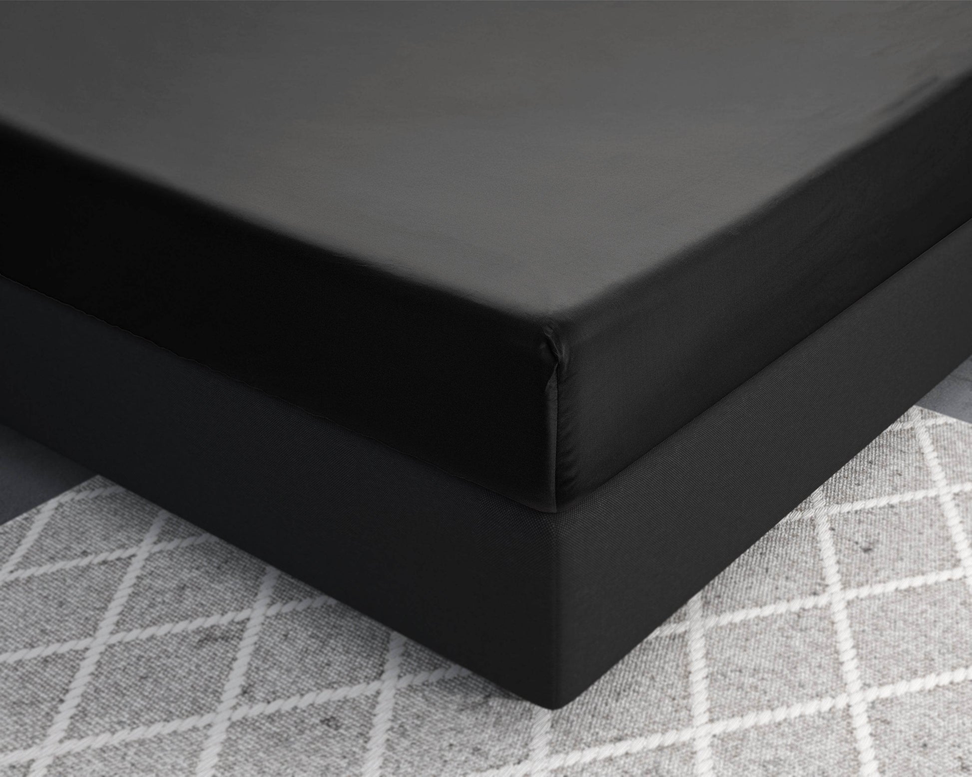 Satin Spannbettlaken Schwarz 160 x 200 cm - Palo24