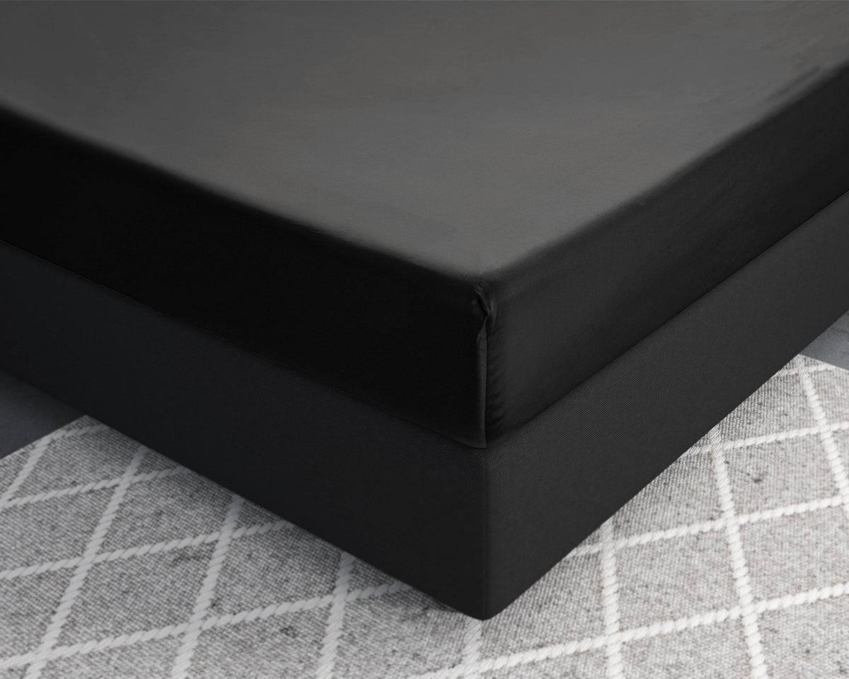 Satin Spannbettlaken Schwarz 180 x 200 cm - Palo24