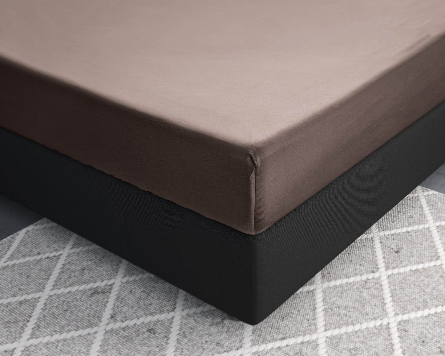 Satin Spannbettlaken Taupe 180 x 210 cm - Palo24