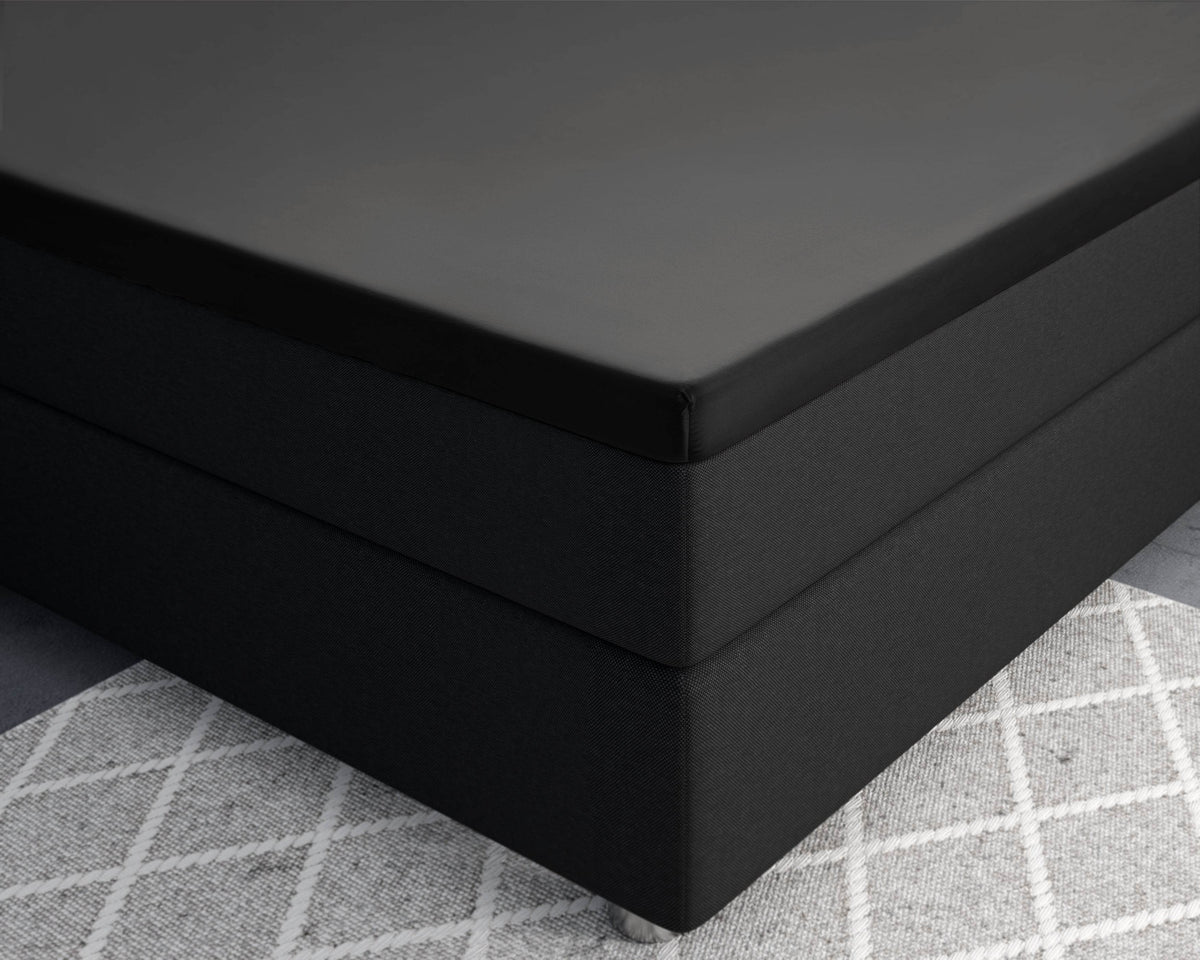 Topper Satin Spannbettlaken Schwarz 160 x 220 cm - Palo24