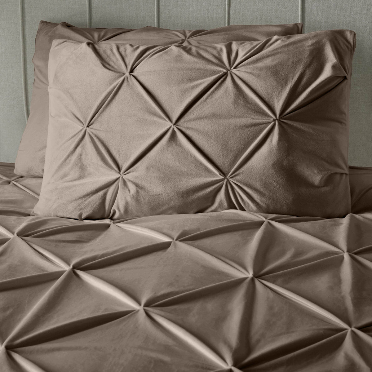 Bettbezug Samt Pintuck Taupe 200 x 200/220 cm - Palo24