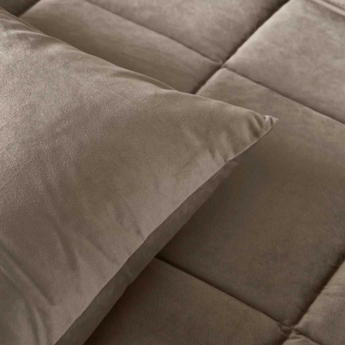 Lazy Velvet Bettdecke Taupe/Grau