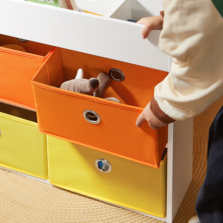 Kindertisch mit 2 Stühlen