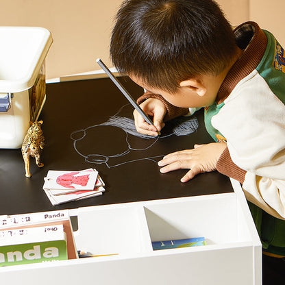 Kindertisch mit 2 Stühlen