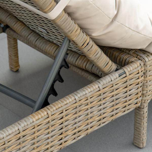 Sonnenliege Gartenliege mit Rollen Kissen 4-stufig verstellbar Rattanliege Stahl Natur+Khaki - Palo24