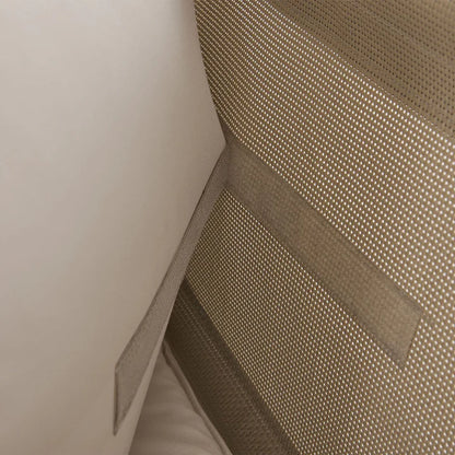 Lettino a dondolo Kassandra in bianco beige con tettuccio apribile e tende