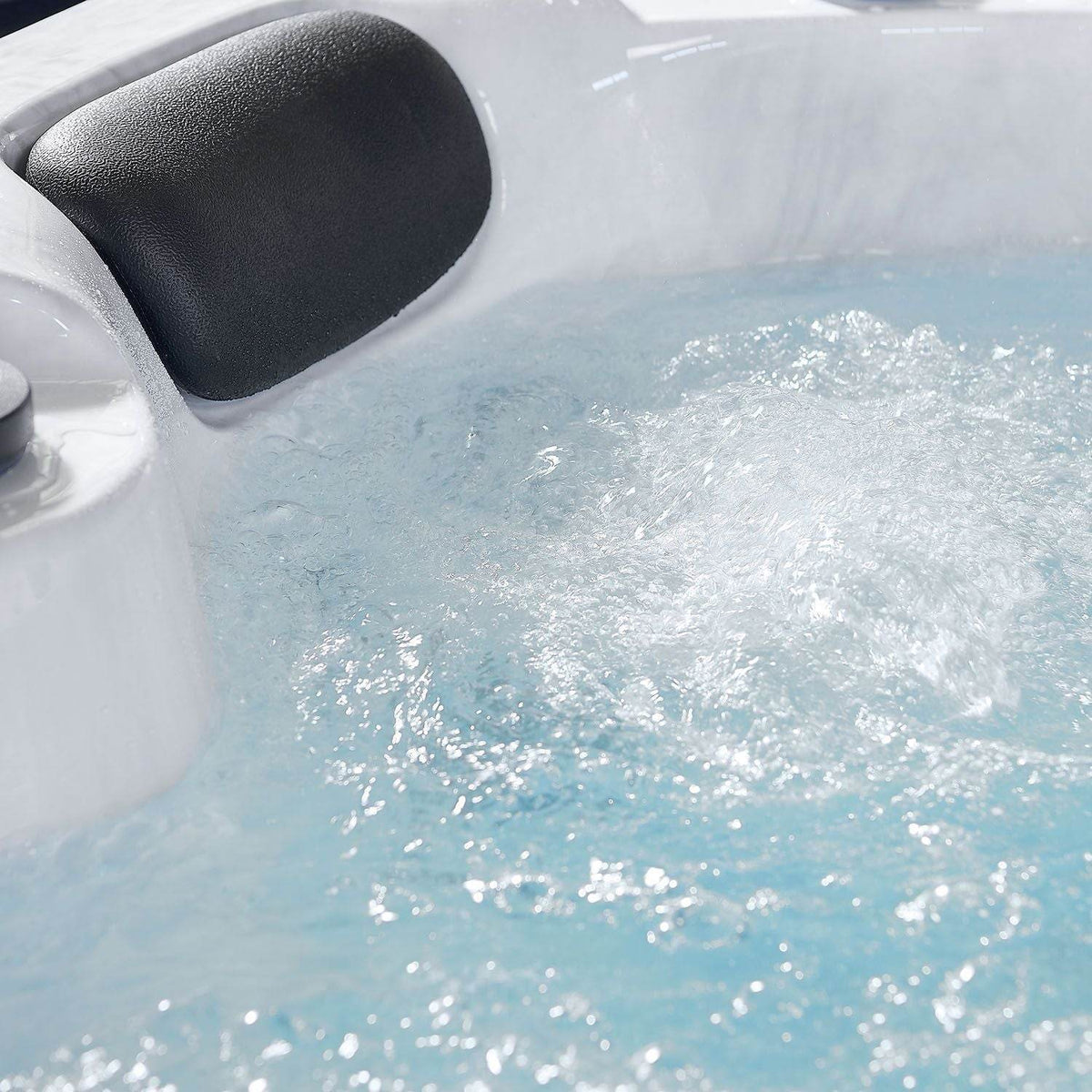 Outdoor Whirlpool Oasis mit LED Massagedüsen - Palo24