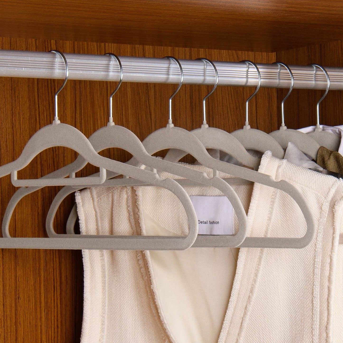 Kleiderbügel Samt 50er Set Khaki - Palo24