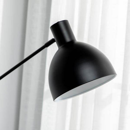 Stehleuchte im Industriedesign, höhenverstellbar, Bodenschalter Schwarz - Palo24